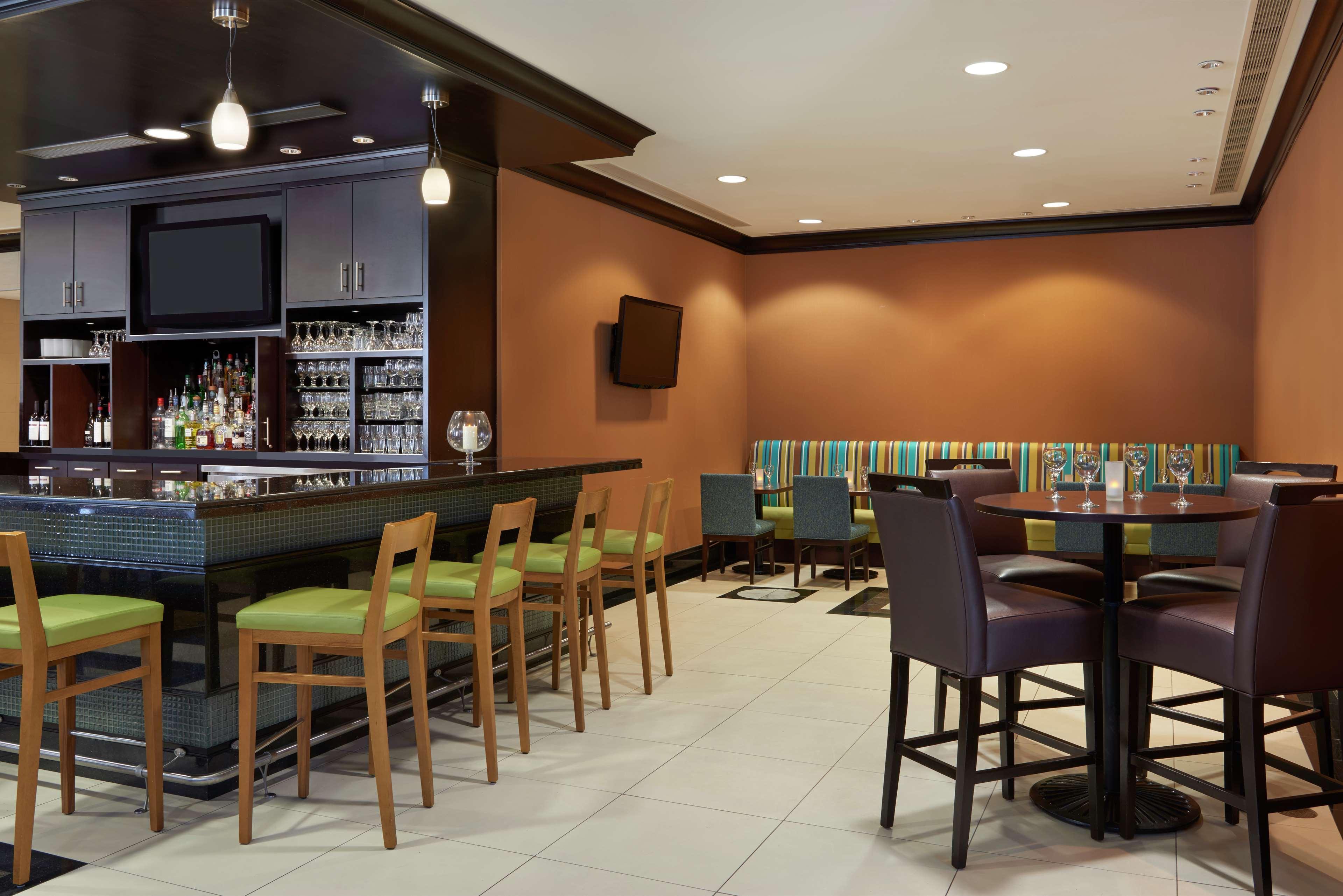 Hilton Garden Inn Toronto Airport West/Mississauga Exterior photo