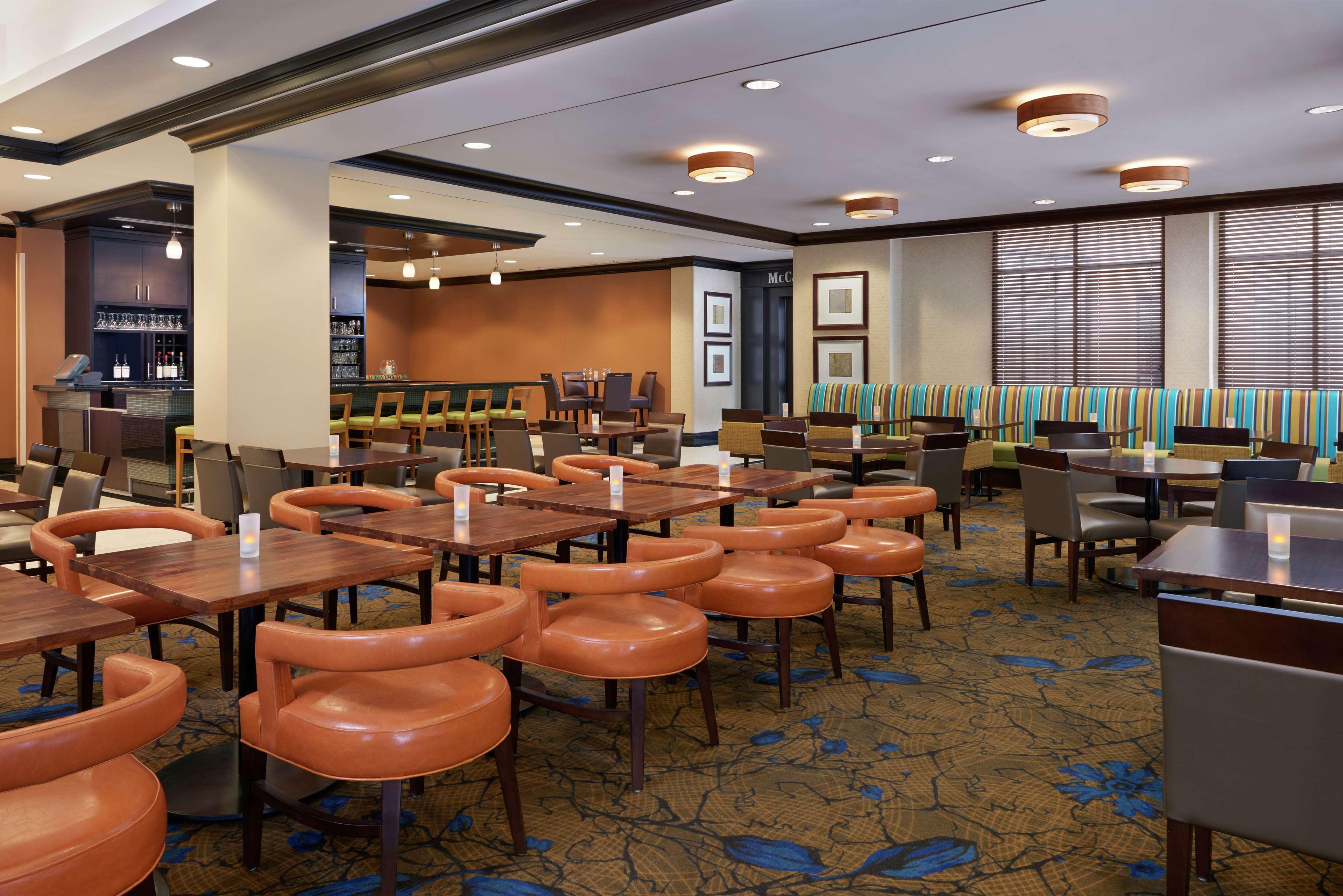 Hilton Garden Inn Toronto Airport West/Mississauga Exterior photo