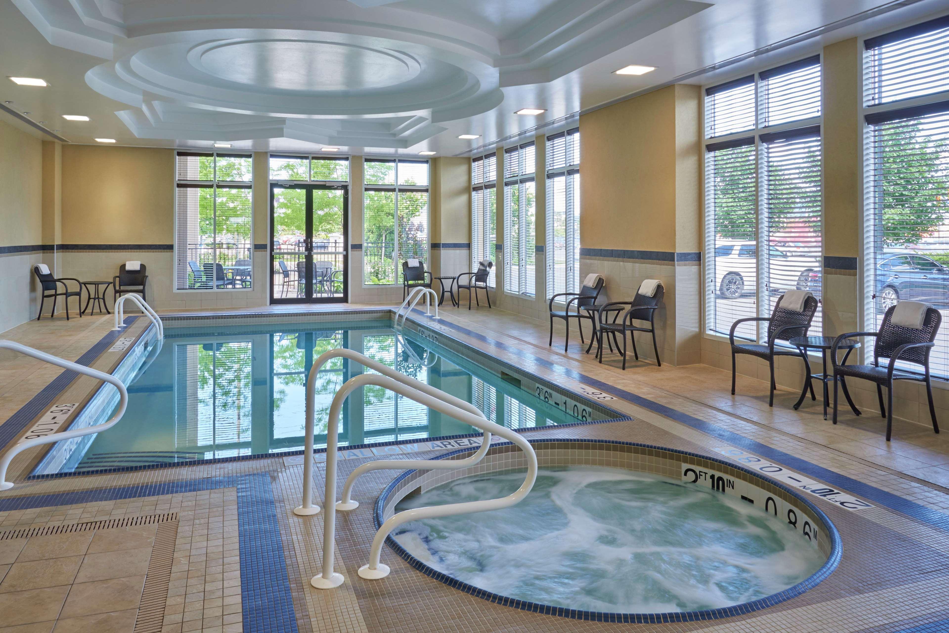 Hilton Garden Inn Toronto Airport West/Mississauga Exterior photo