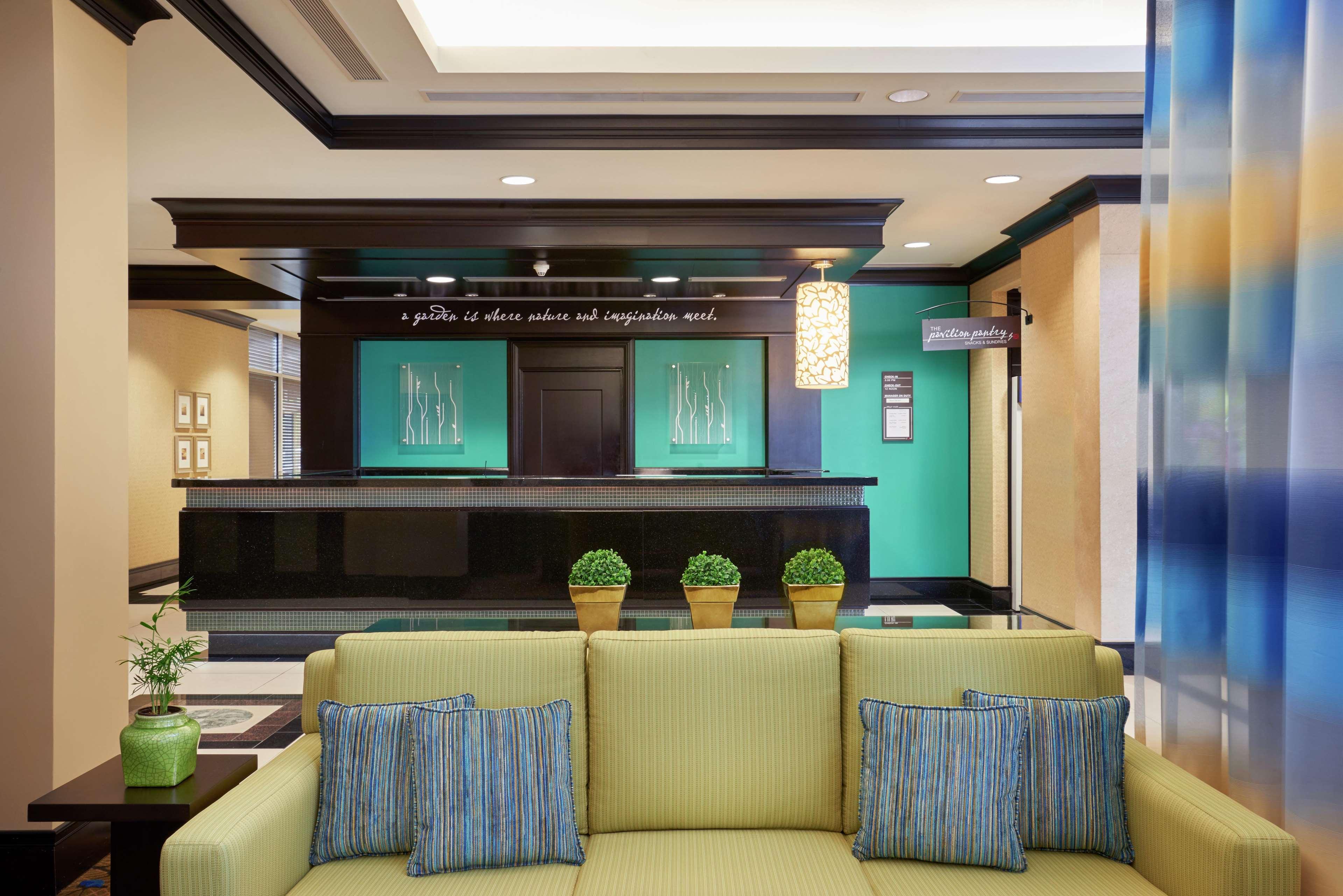 Hilton Garden Inn Toronto Airport West/Mississauga Exterior photo
