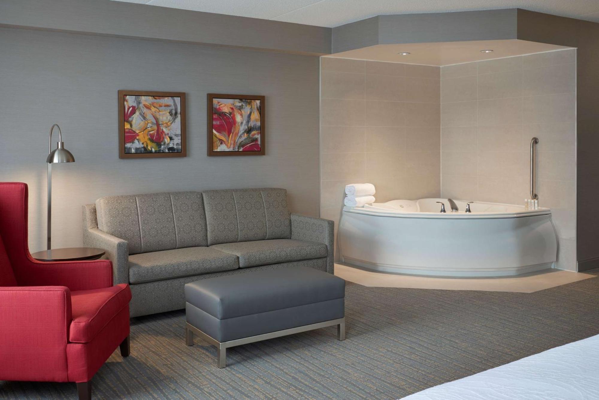 Hilton Garden Inn Toronto Airport West/Mississauga Exterior photo